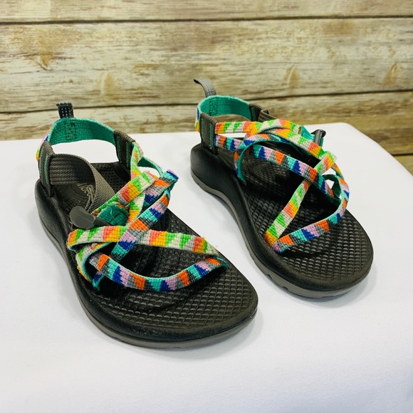 camper turquoise chacos